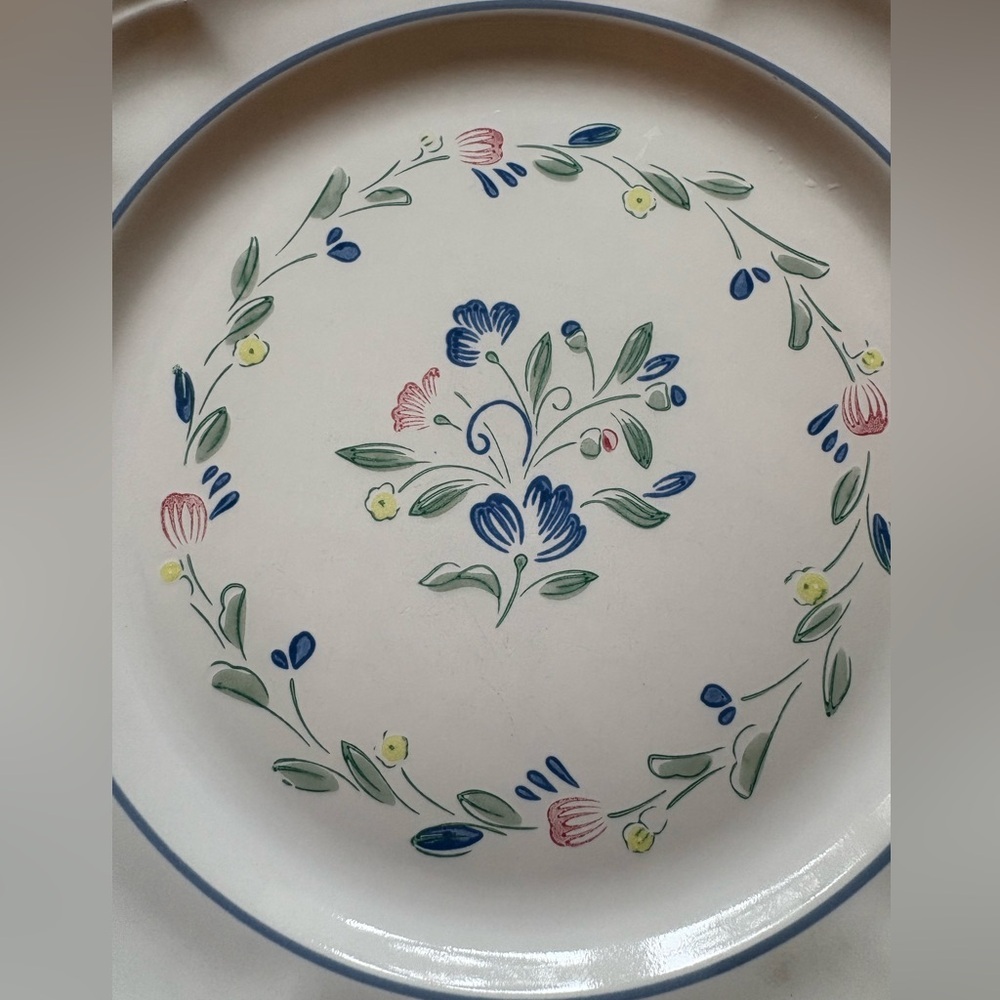 Hearthside- Floral Expressions- set of 2- scallop dinner plates-discontinued - Picture 4 of 14